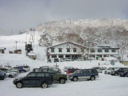 スキー場の真ん中ホテル銀嶺館内のご案内