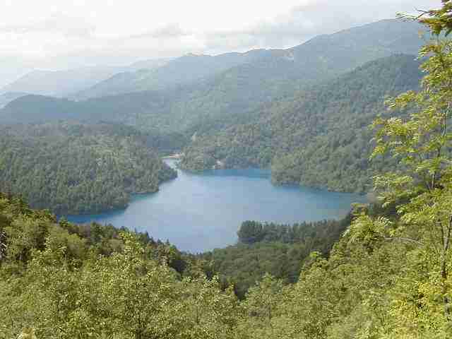 雄大な自然をお楽しみ頂けます。